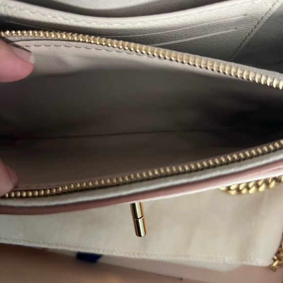 Louis Vuitton Lockme Tender Pochette in Pink and White - Picture 8 of 12